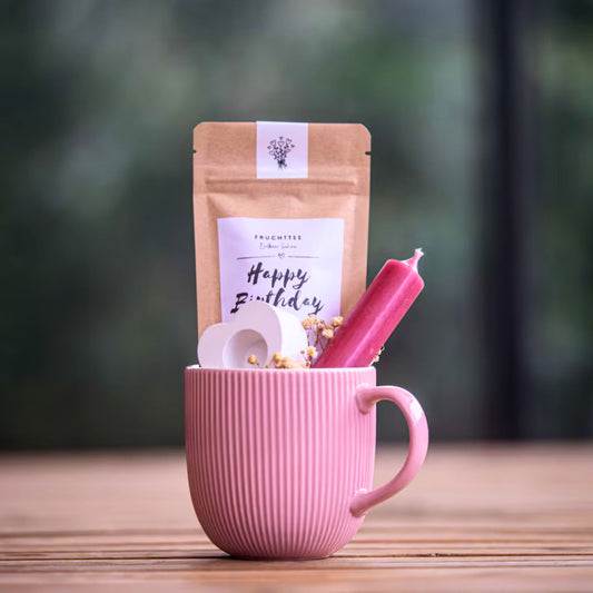 Geschenkset Geburtstag – Tasse, Tee oder Kakao, Kerze, Kerzenhalter | Geburtstagsgeschenk für Sie, Kleinigkeit Geburtstag Kollegin, Freundin